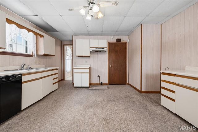 11086 Old Litchfield Trail, Litchfield, IL 62056