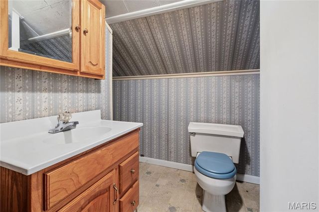 11086 Old Litchfield Trail, Litchfield, IL 62056