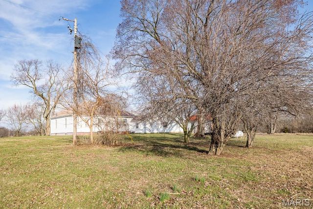 11086 Old Litchfield Trail, Litchfield, IL 62056