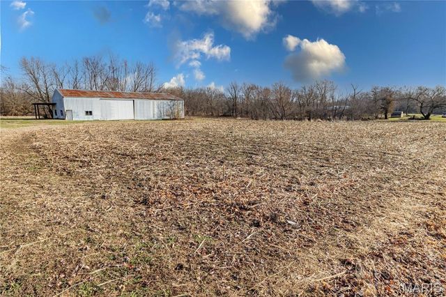 11086 Old Litchfield Trail, Litchfield, IL 62056