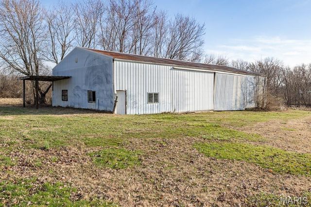 11086 Old Litchfield Trail, Litchfield, IL 62056