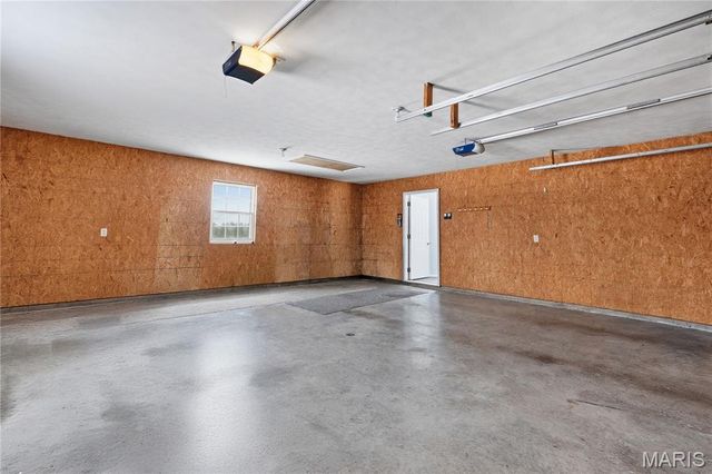 11086 Old Litchfield Trail, Litchfield, IL 62056