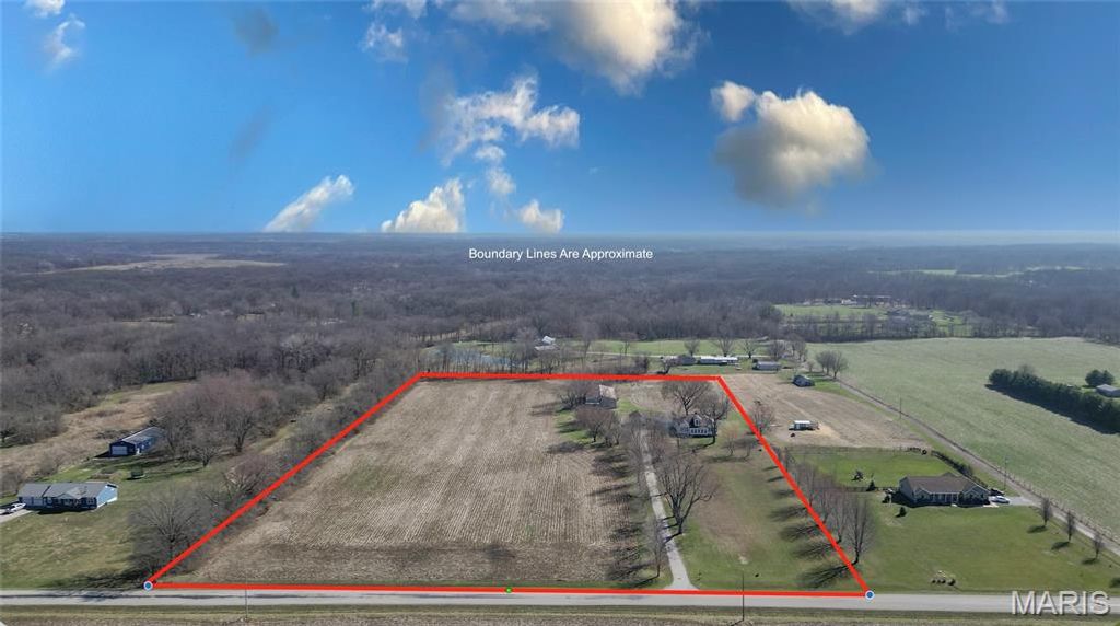 11086 Old Litchfield Trail, Litchfield, IL 62056