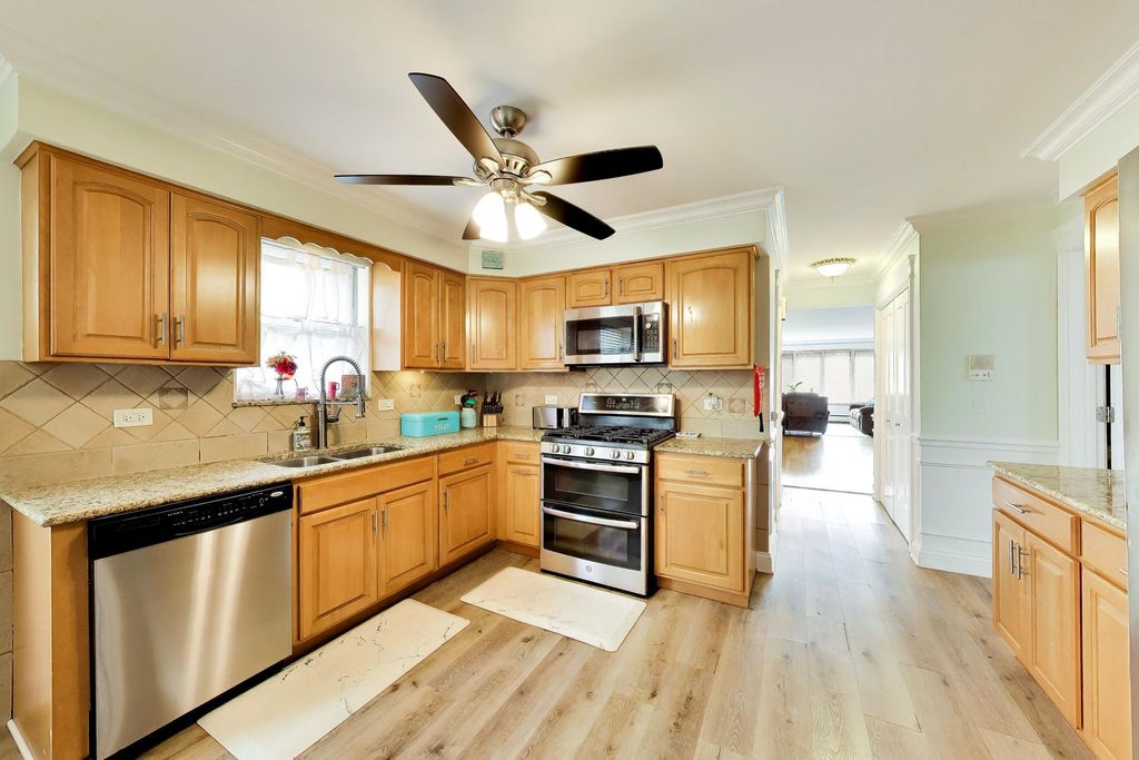 647 N Northwest Highway, Park Ridge, IL 60068 — photo 5