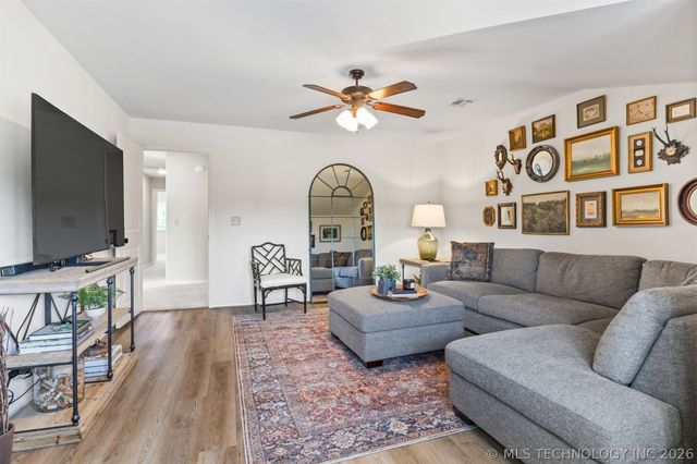 10371 E 123rd Place S, Bixby, OK 74008