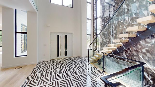 93 Buckley Road, Marlboro, NJ 07746