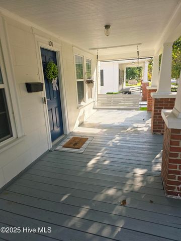 109 E Calhoun Street, Whiteville, NC 28472