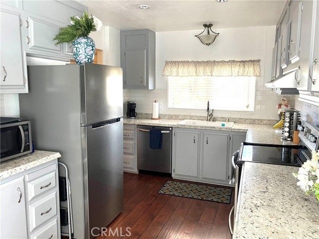 1250 N Kirby Street 77, Hemet, CA 92545