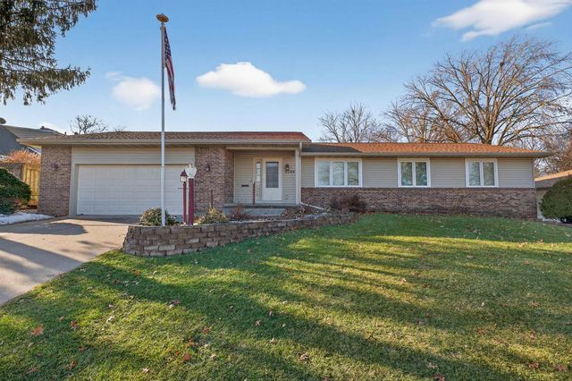 2204 Easley Street, Waterloo, IA 50702