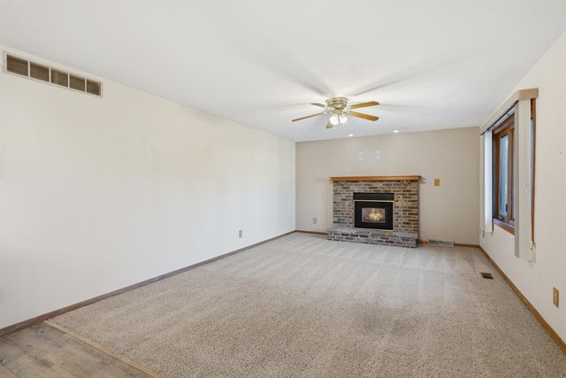 2204 Easley Street, Waterloo, IA 50702
