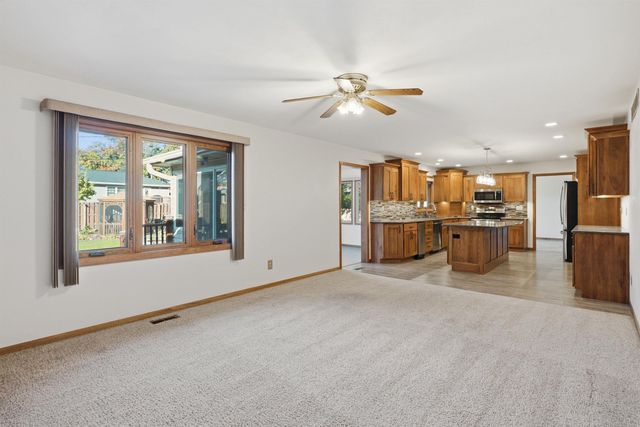 2204 Easley Street, Waterloo, IA 50702