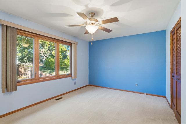 2204 Easley Street, Waterloo, IA 50702