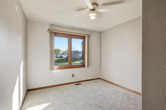 2204 Easley Street, Waterloo, IA 50702