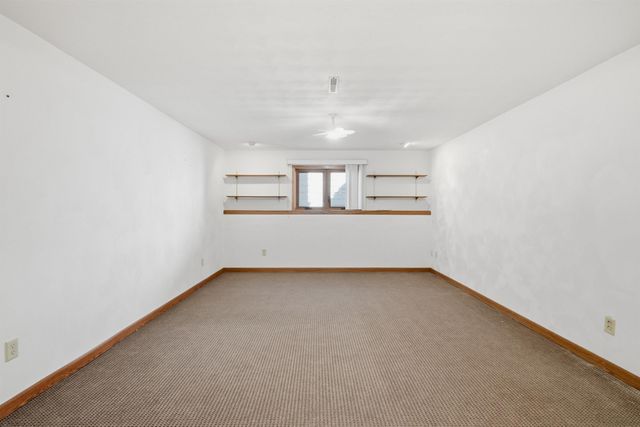 2204 Easley Street, Waterloo, IA 50702