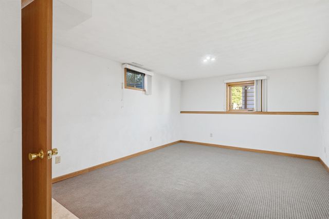 2204 Easley Street, Waterloo, IA 50702