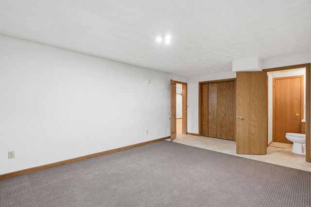 2204 Easley Street, Waterloo, IA 50702
