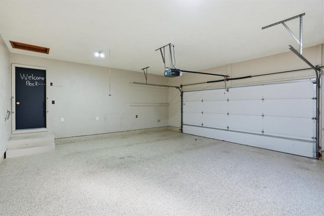 2204 Easley Street, Waterloo, IA 50702
