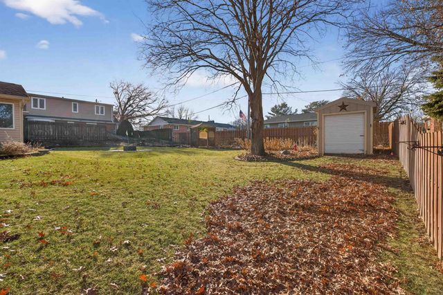 2204 Easley Street, Waterloo, IA 50702