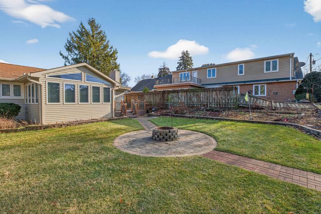 2204 Easley Street, Waterloo, IA 50702
