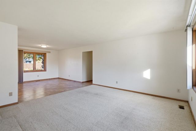 2204 Easley Street, Waterloo, IA 50702