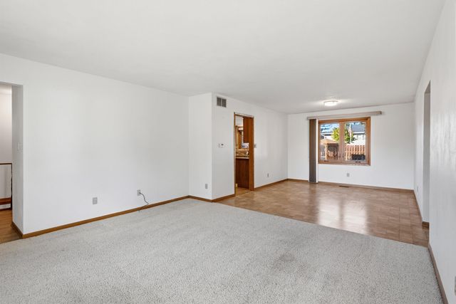 2204 Easley Street, Waterloo, IA 50702