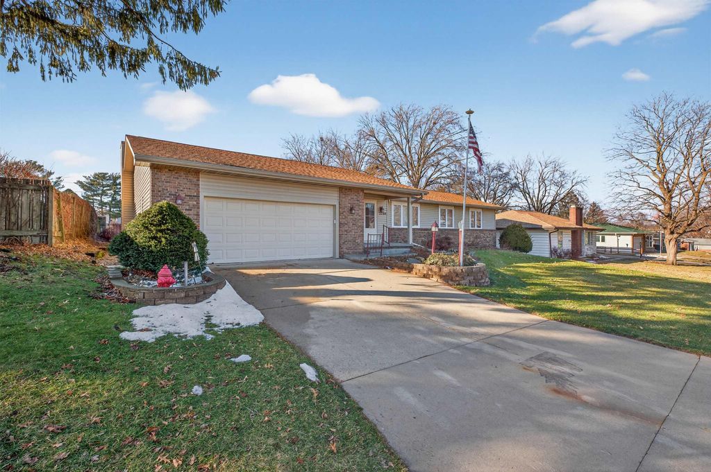 2204 Easley Street, Waterloo, IA 50702