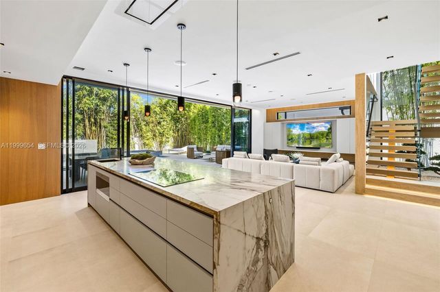 325 W 63rd Street, Miami Beach, FL 33141