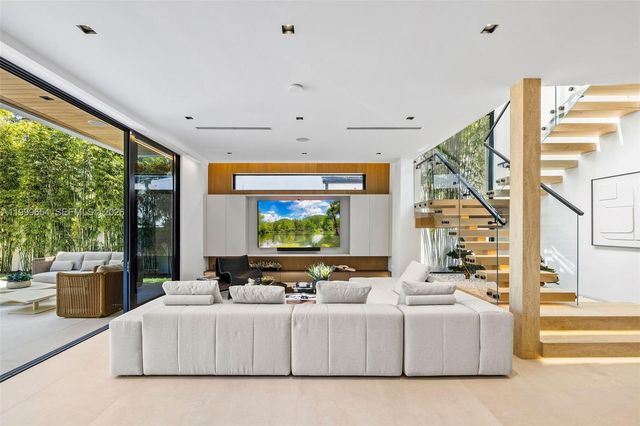 325 W 63rd Street, Miami Beach, FL 33141
