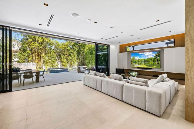 325 W 63rd Street, Miami Beach, FL 33141