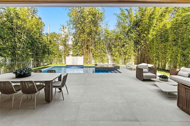 325 W 63rd Street, Miami Beach, FL 33141