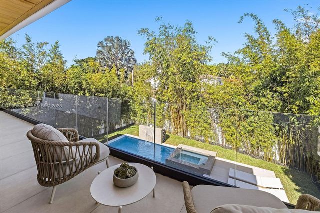 325 W 63rd Street, Miami Beach, FL 33141