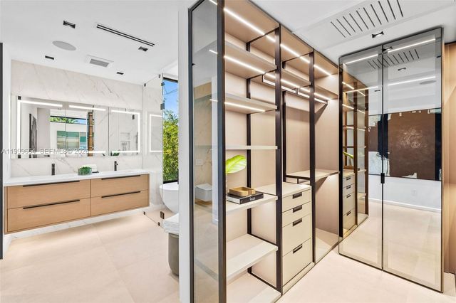 325 W 63rd Street, Miami Beach, FL 33141