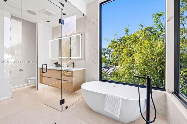 325 W 63rd Street, Miami Beach, FL 33141