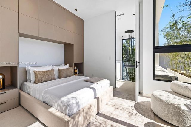 325 W 63rd Street, Miami Beach, FL 33141