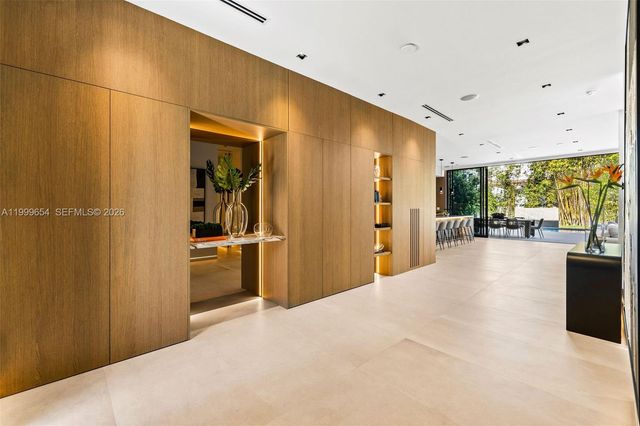 325 W 63rd Street, Miami Beach, FL 33141