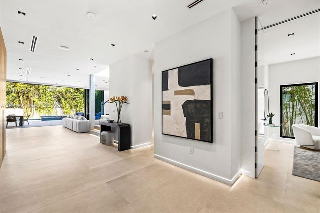 325 W 63rd Street, Miami Beach, FL 33141