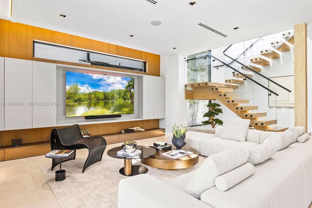 325 W 63rd Street, Miami Beach, FL 33141