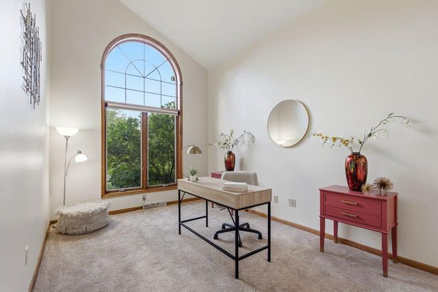 W291S5279 Ridgefield ROAD, Waukesha, WI 53189