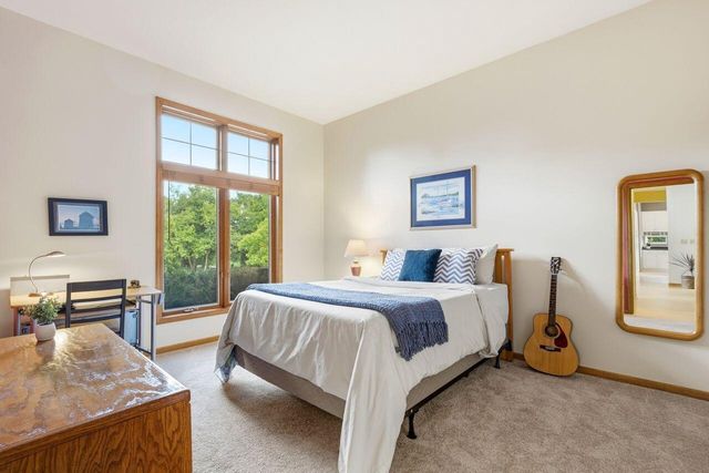 W291S5279 Ridgefield ROAD, Waukesha, WI 53189