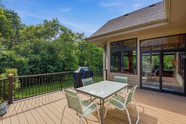 W291S5279 Ridgefield ROAD, Waukesha, WI 53189