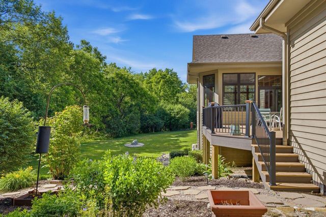W291S5279 Ridgefield ROAD, Waukesha, WI 53189