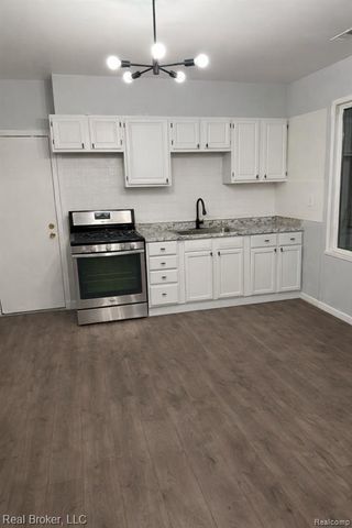 2300 Whalen Street, Hamtramck, MI 48212