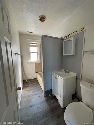 2300 Whalen Street, Hamtramck, MI 48212