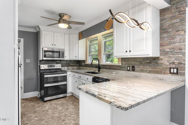 2442 Hoskins Road, Burlington, NC 27215