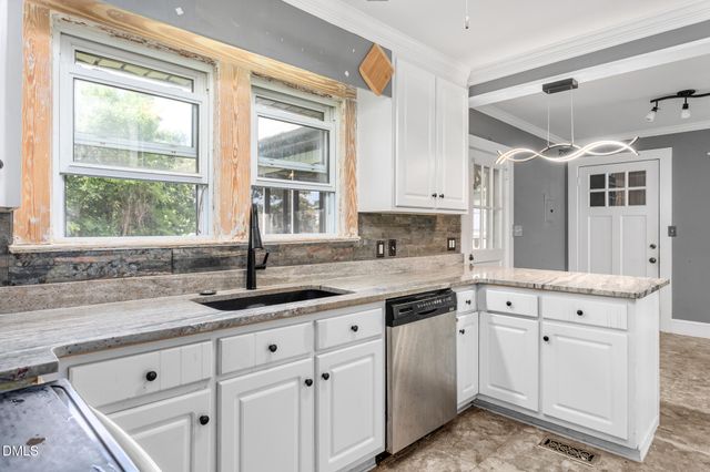 2442 Hoskins Road, Burlington, NC 27215