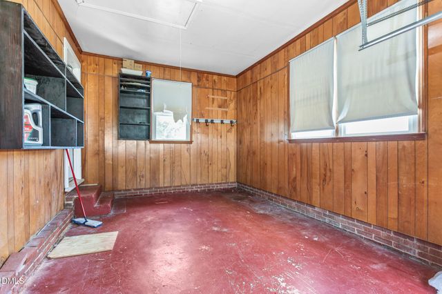 2442 Hoskins Road, Burlington, NC 27215