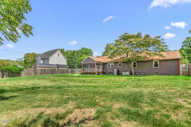2442 Hoskins Road, Burlington, NC 27215