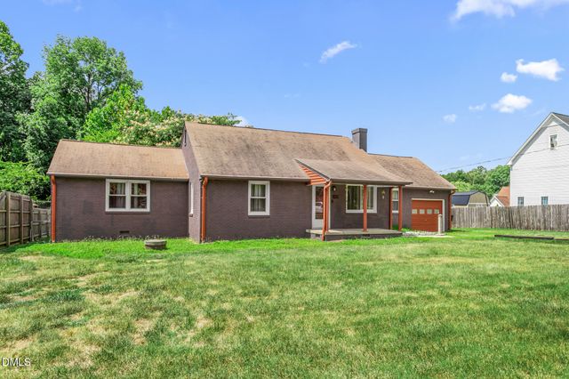 2442 Hoskins Road, Burlington, NC 27215