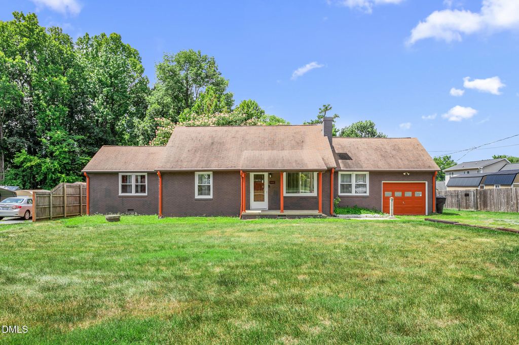 2442 Hoskins Road, Burlington, NC 27215