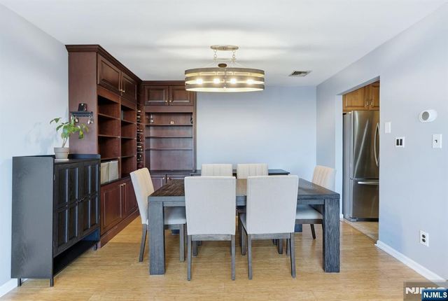 192 Burnett Avenue 15, Maplewood, NJ 07040